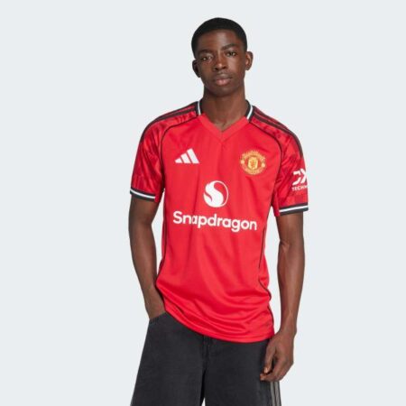 Will Manchester United Pull a Rabbit Out of the Transfer Hat?